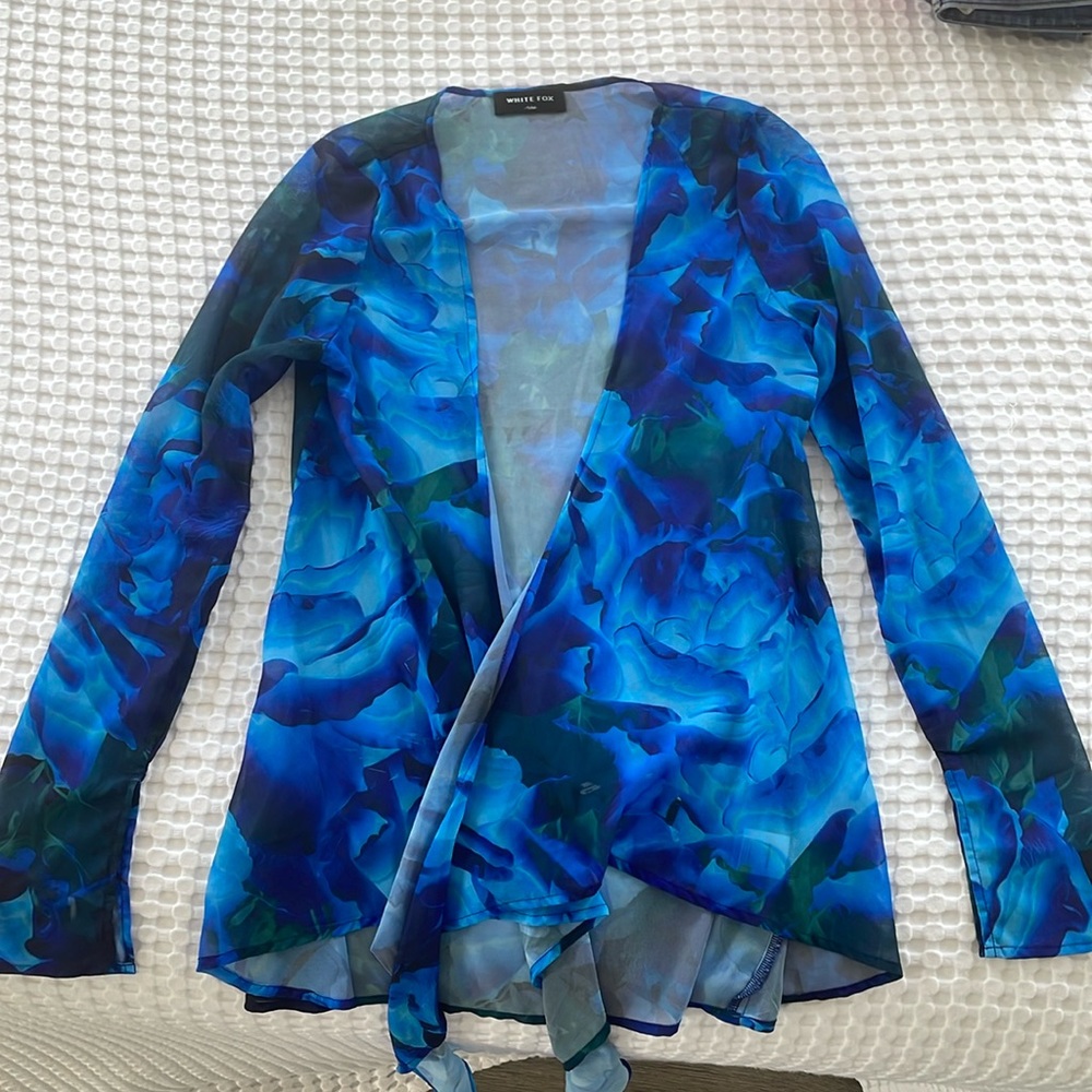 White Fox long sleeve floral tie front top